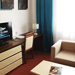 컬러 호텔 3*