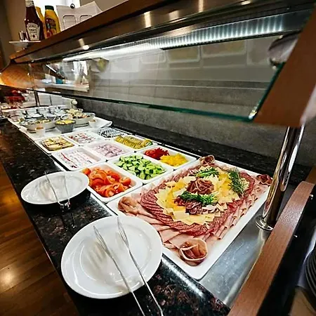 Color Hotel 3*