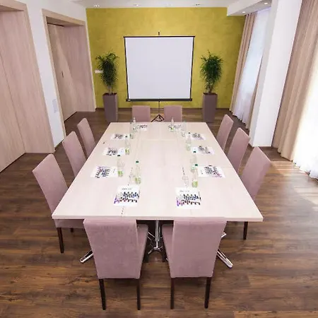 Color Otel Bratislava